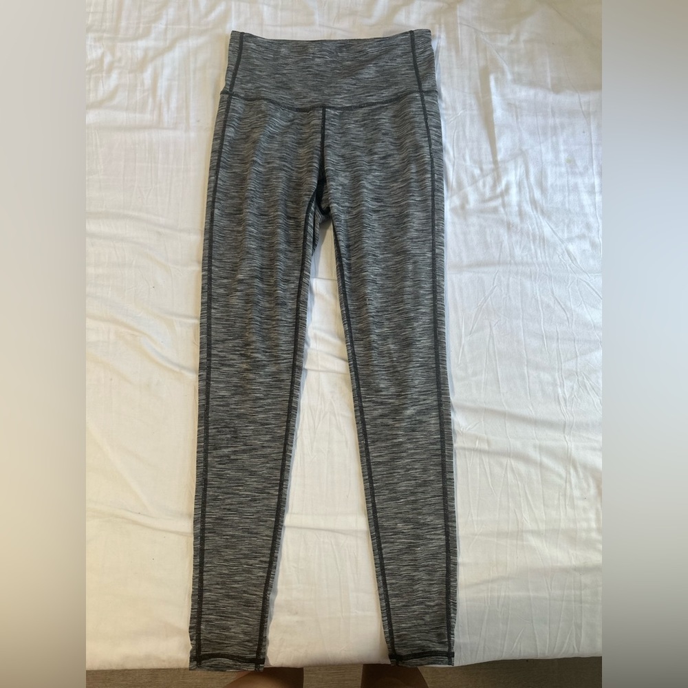 Athleta Women’s Grey & Black Stripped Leggings Size XS